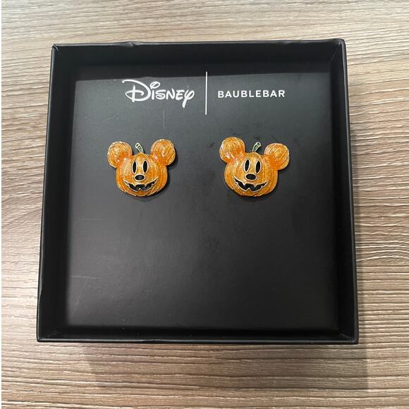 Disney BaubleBar Mickey Mouse Pumpkin Stud Earrings Enamel Halloween Fall NEW - Picture 7 of 7